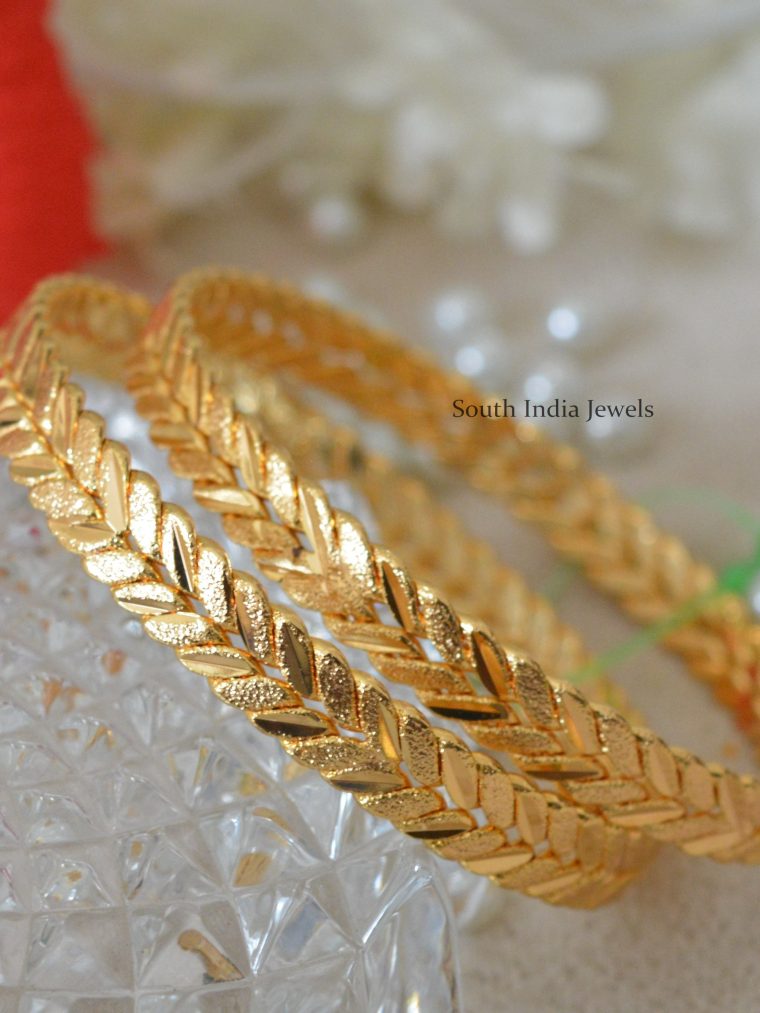 Classic Kemp Ad Stone Bangles South India Jewels