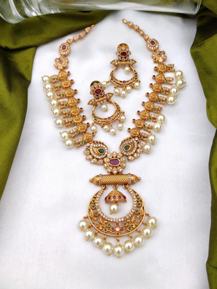 Simple Pearl Lakshmi Chandbali Necklace-01