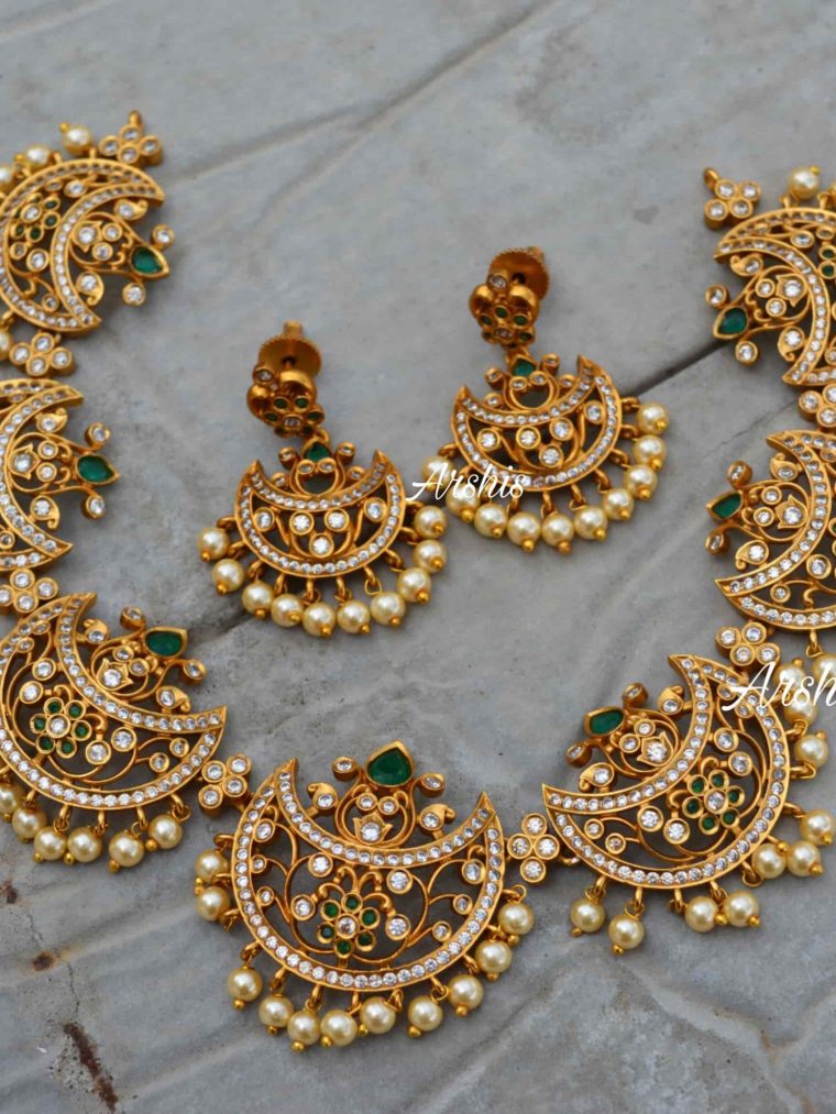 Classic Kemp Mango Design Necklace - South India Jewels