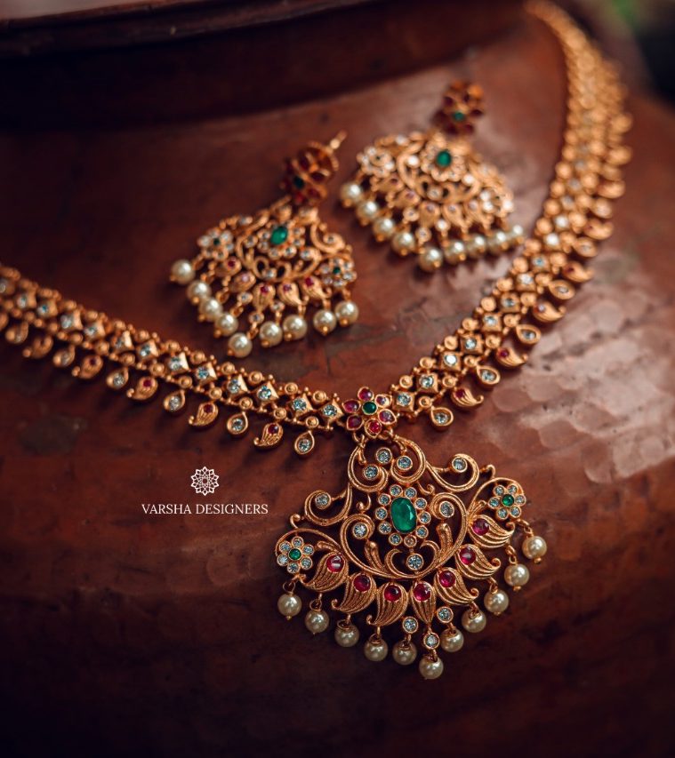 Elegant Traditional Designer Necklace-01
