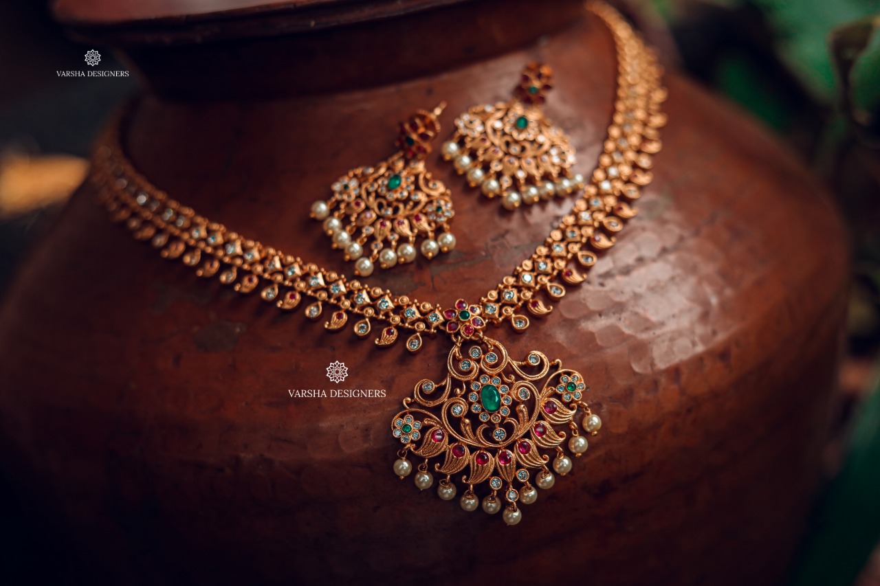 Elegant Traditional Designer Necklace-01
