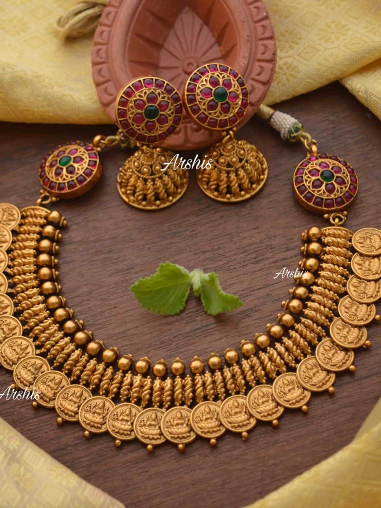 Lakshmi Coin with Side Mogapu Necklace-01