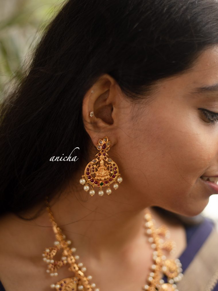 Grand Lakshmi Pearls Necklace-02