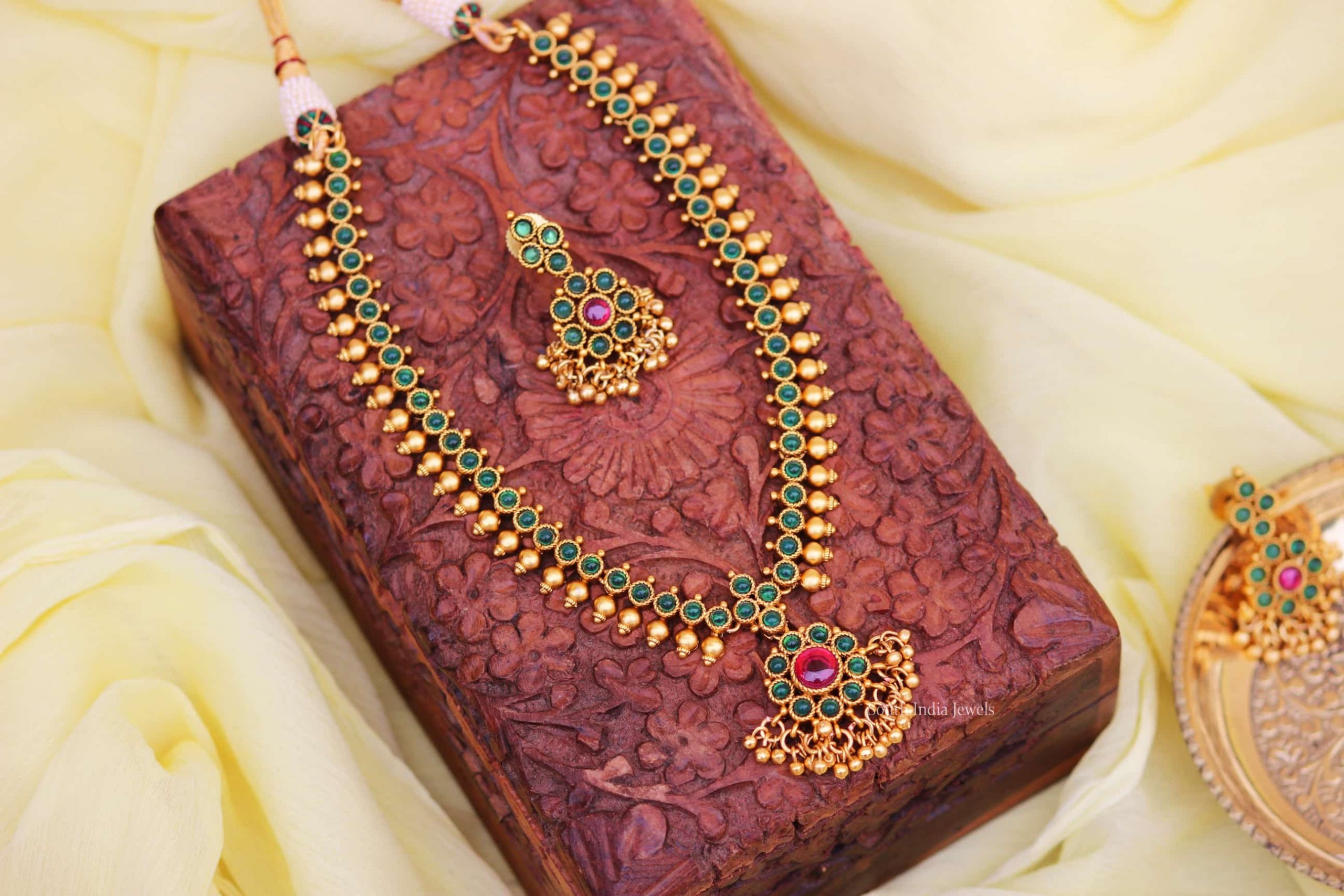 Beautiful Attigai Kemp Stone Necklace