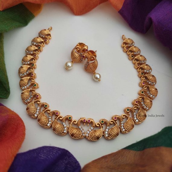 Beautiful Swan Design Light Weight Necklace-01