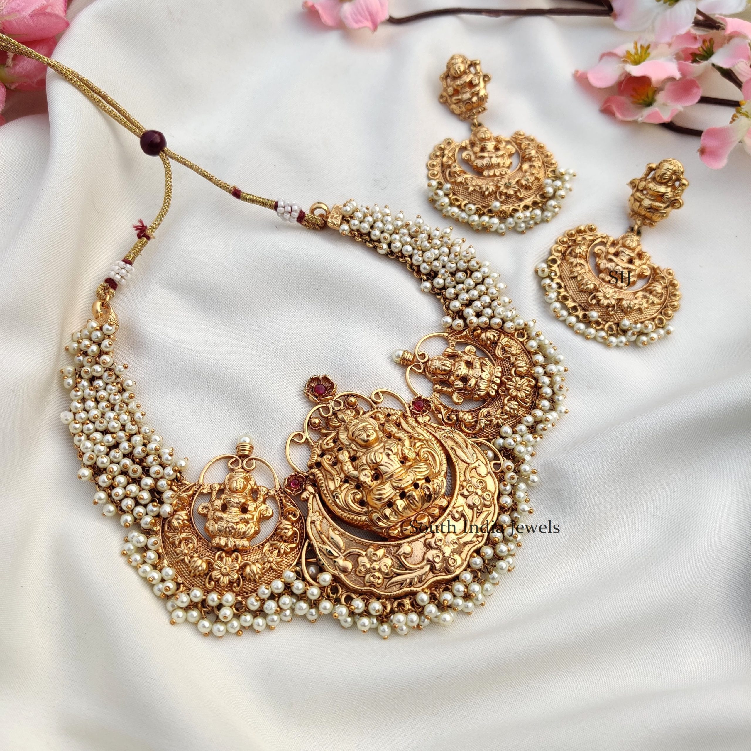 Premium Lakshmi Pearl Necklace