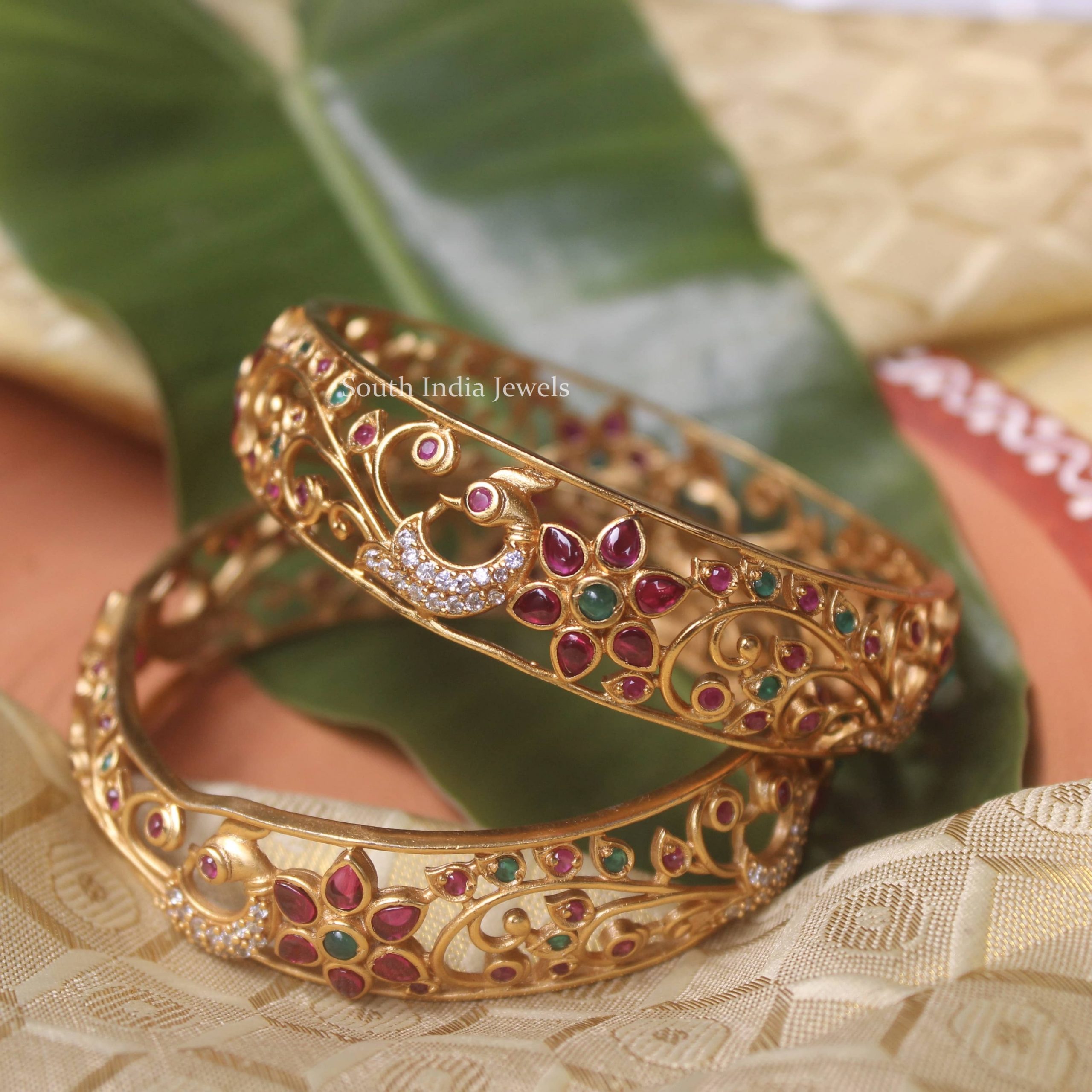 Trendy Flower Design Kemp Bangles