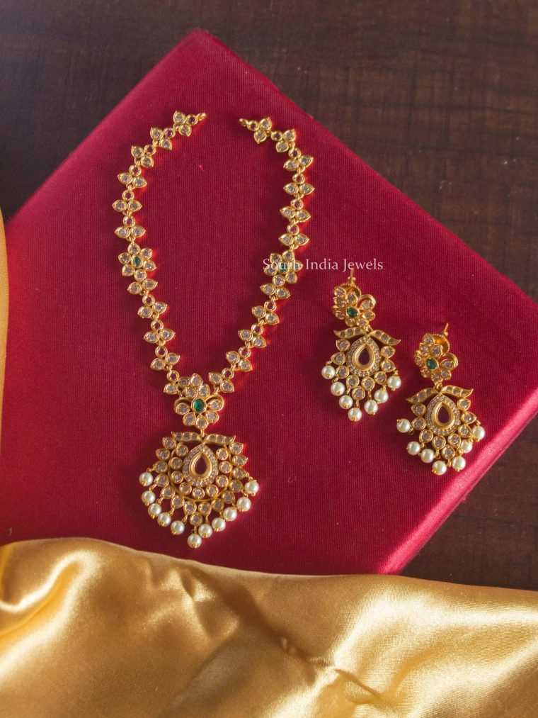 Attractive AD Stone Flower Design Necklace
