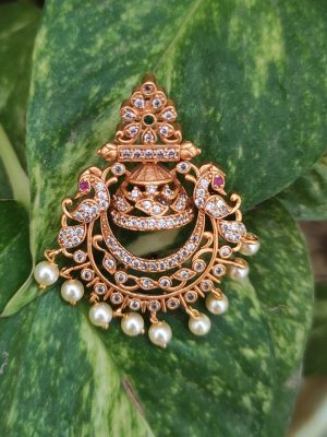 Pretty Chandbali Earrings-01