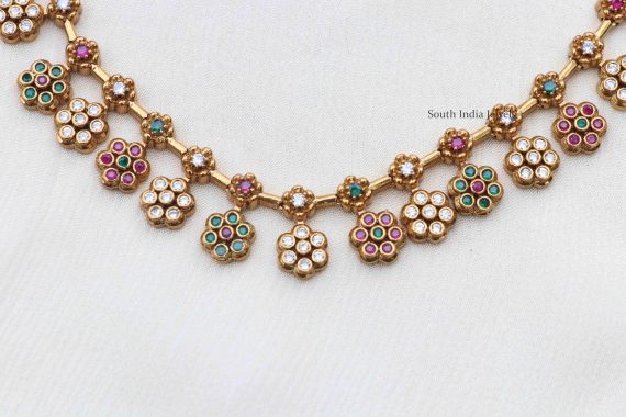 Elegant Floral Design Necklace