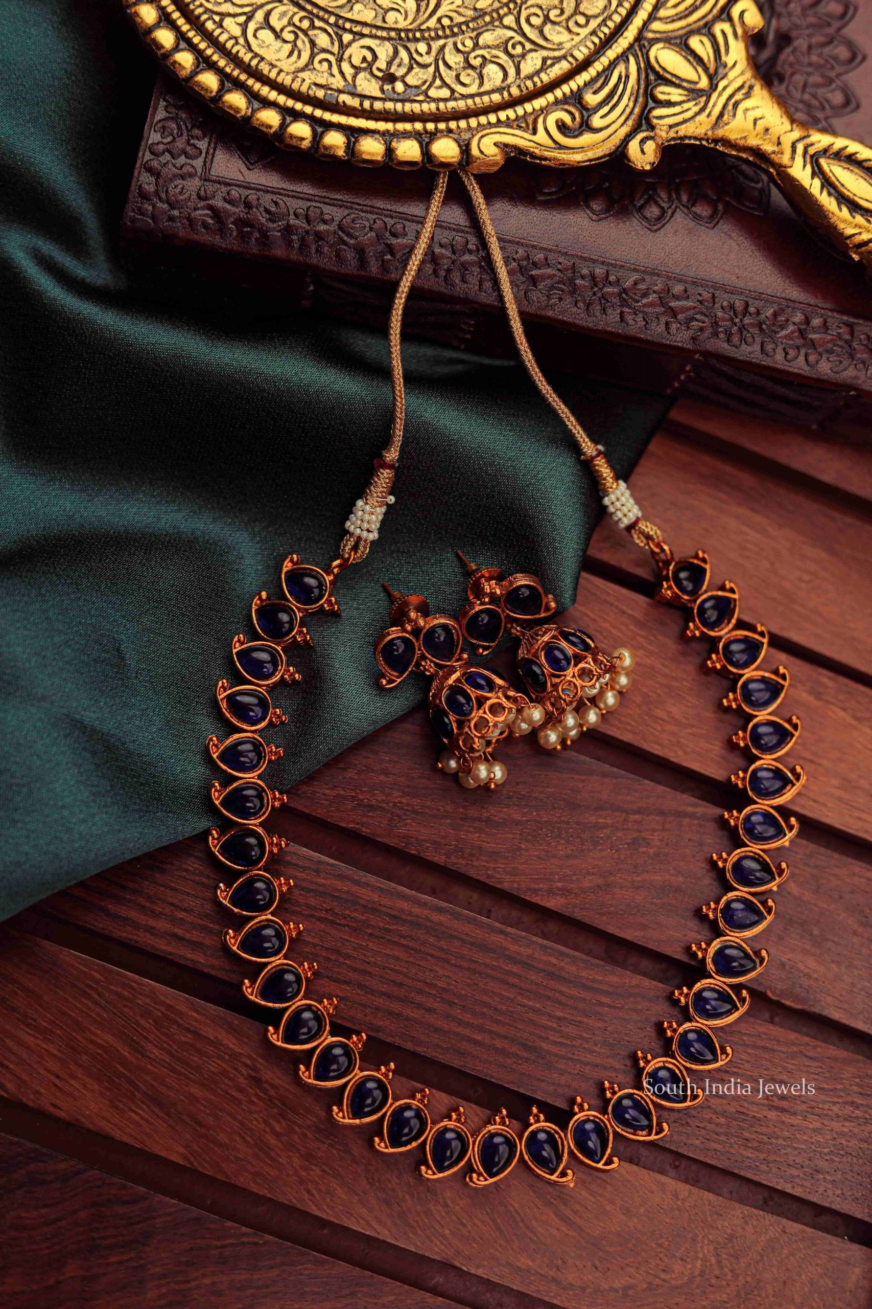 Exquisite Paisley Antique Finish Necklace-03