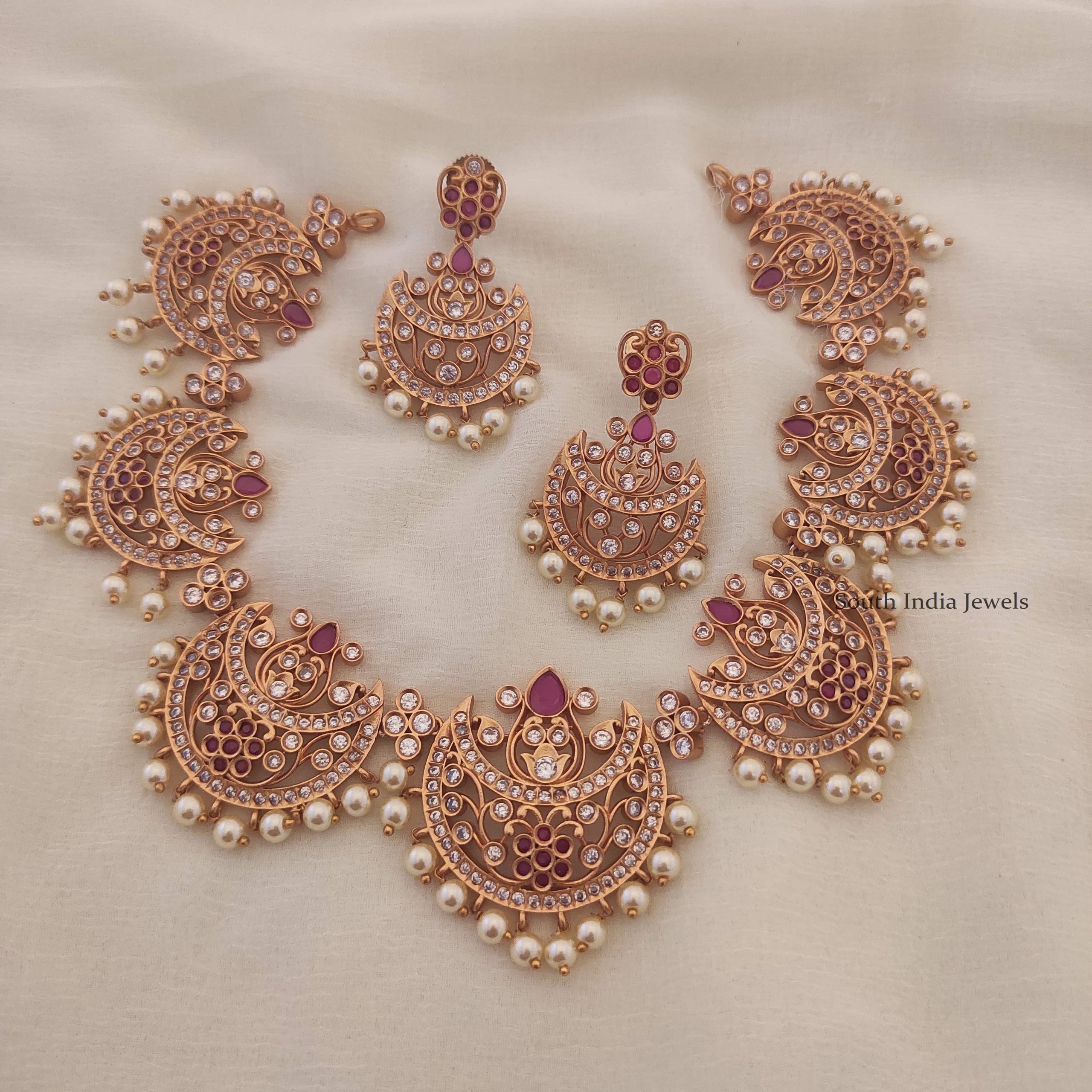 Gorgeous Chand Style Necklace