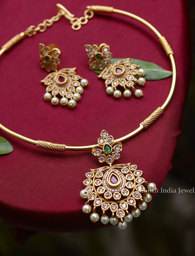 Classic Flower Design Rope Necklace (2)