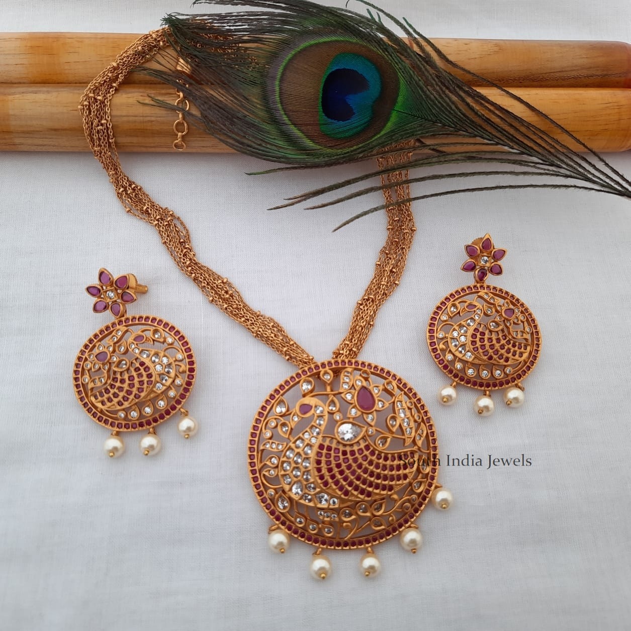 Gorgeous Peacock Pendant Necklace