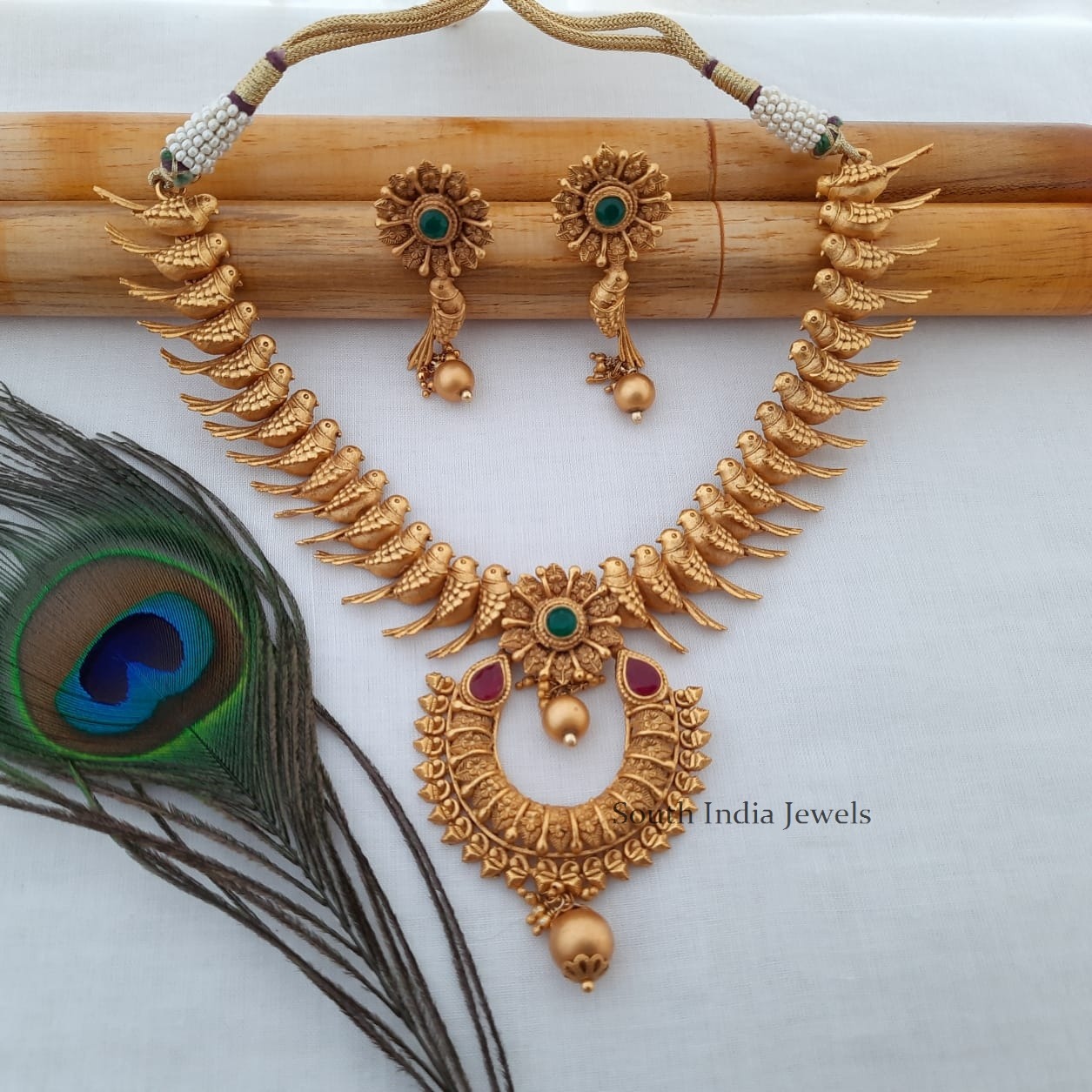 Pretty Parrot Design Necklace