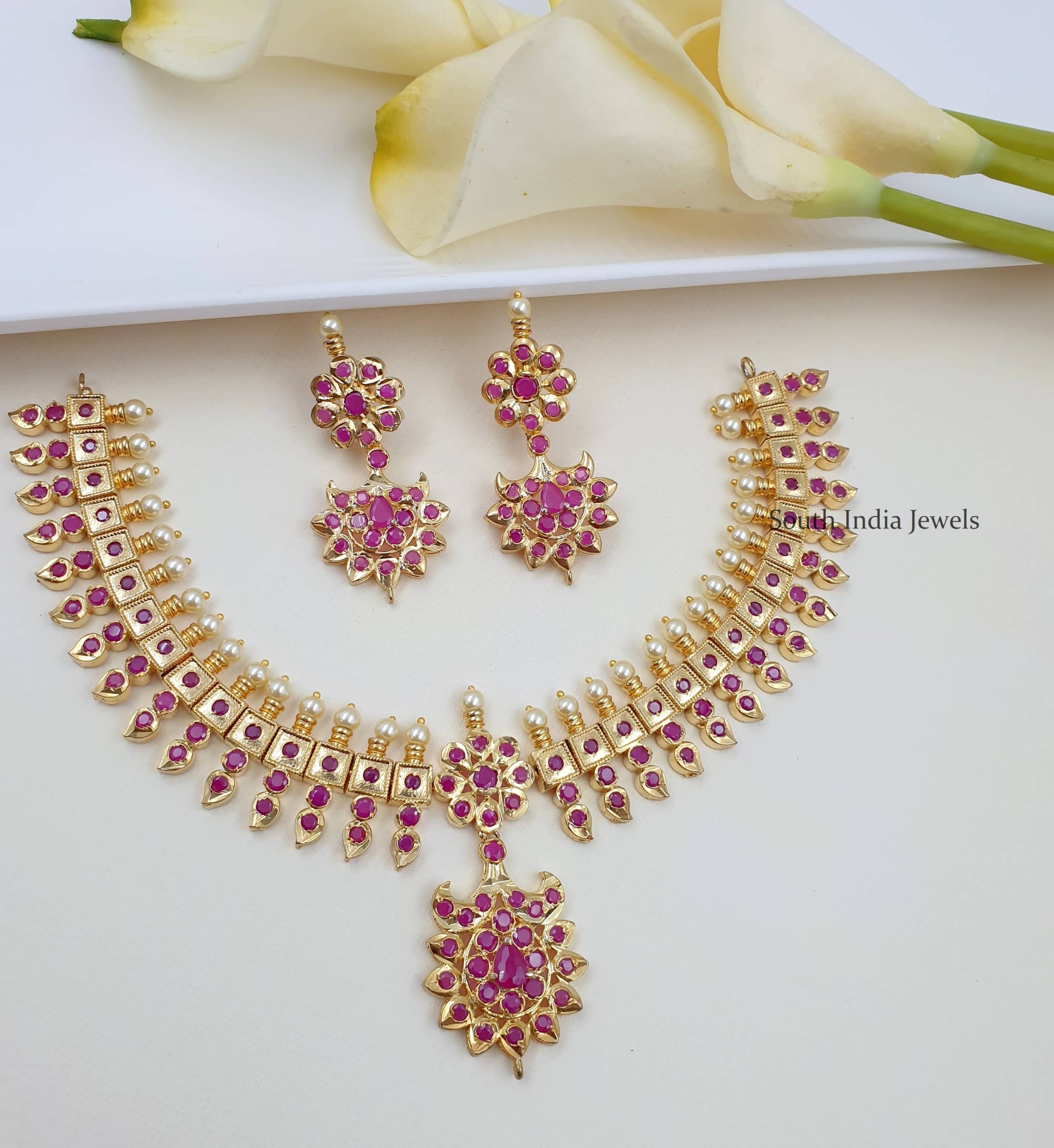 Beautiful Necklace with Dangler Earrings
