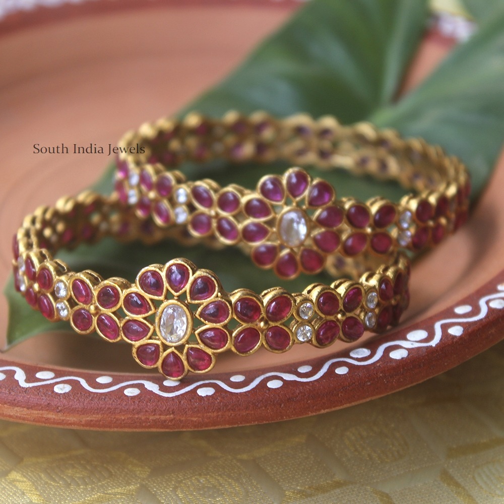 Kemp Stone Flower Bangles