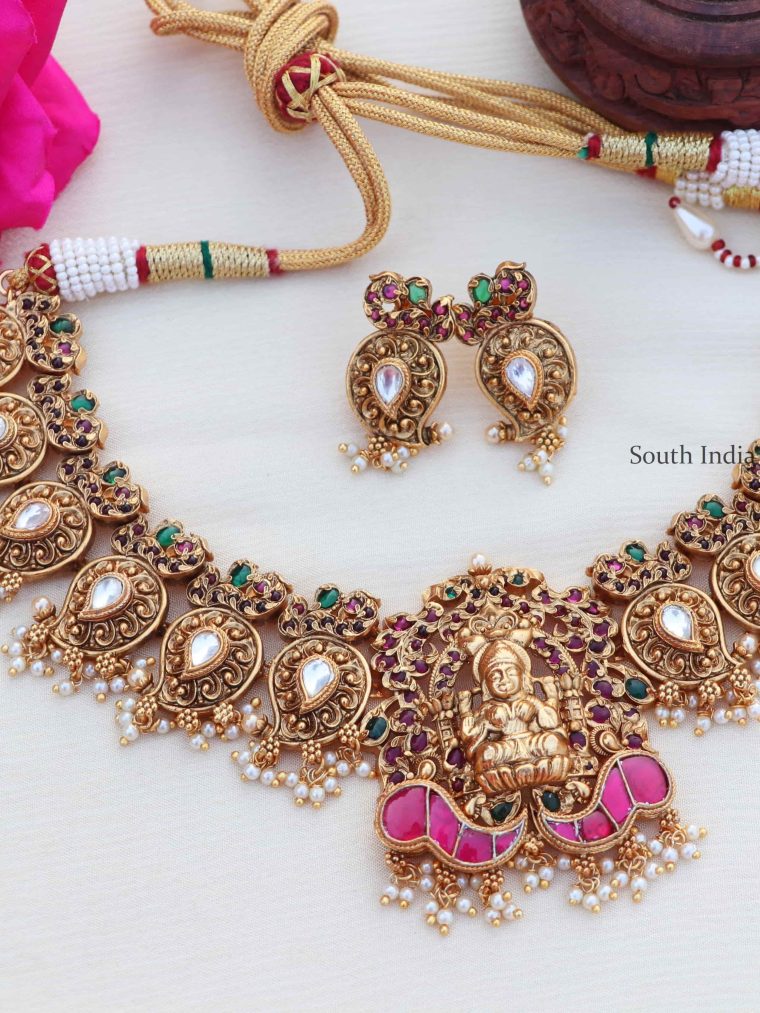 Pretty Lakshmi Design Bridal Choker