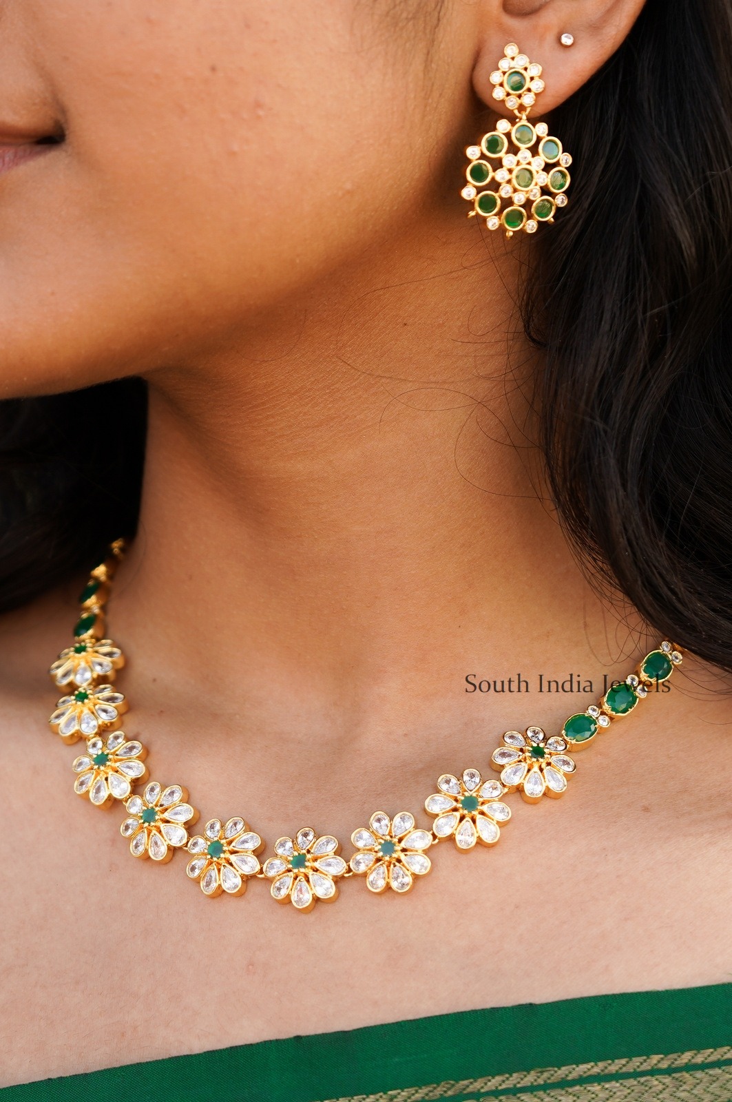 Traditional Flower Design Emerald Necklace