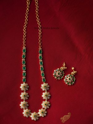 Traditional Flower Design Emerald Necklace