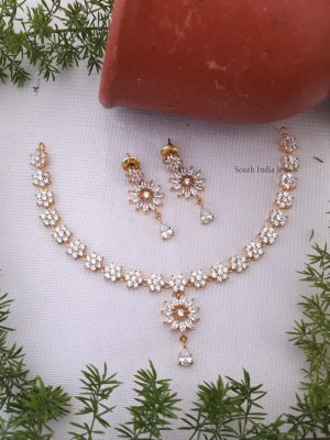 Beautiful Flower Design Necklace