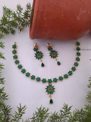 Beautiful Flower Design Necklace