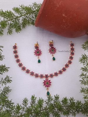 Beautiful Flower Design Necklace