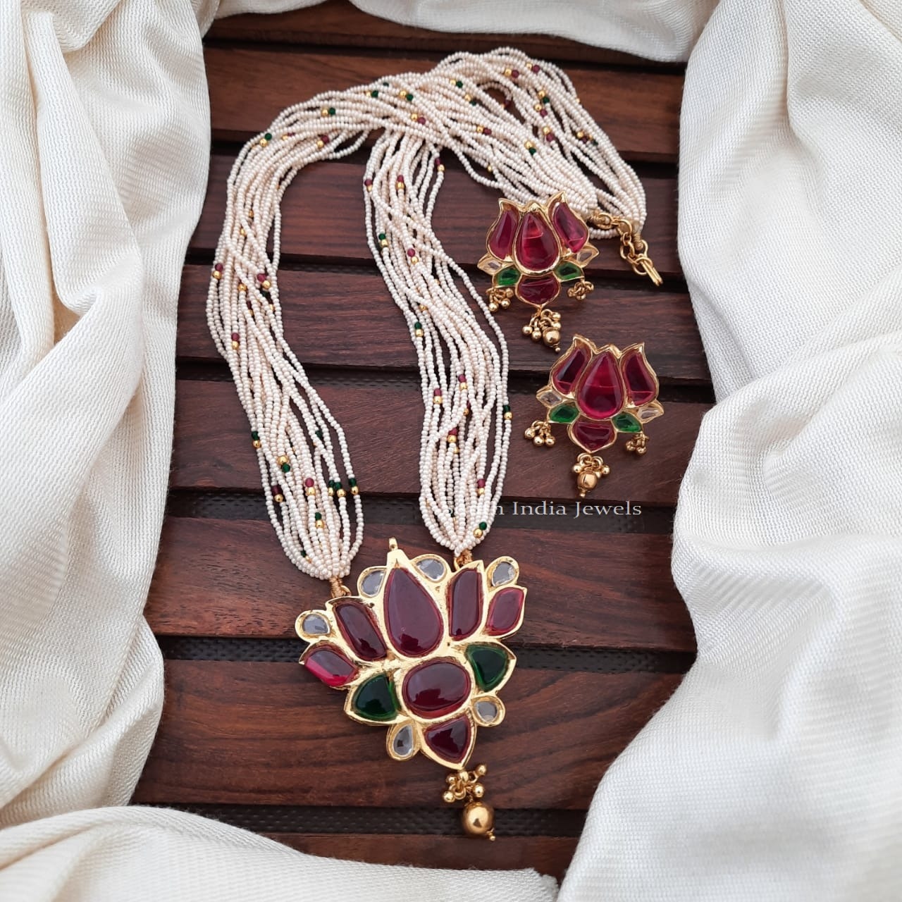 Beautiful Lotus Pendant Beads Necklace