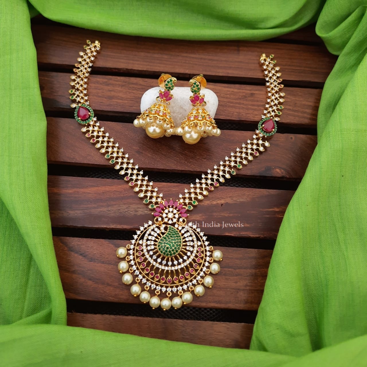 Beautiful Mango Design Pendant Necklace