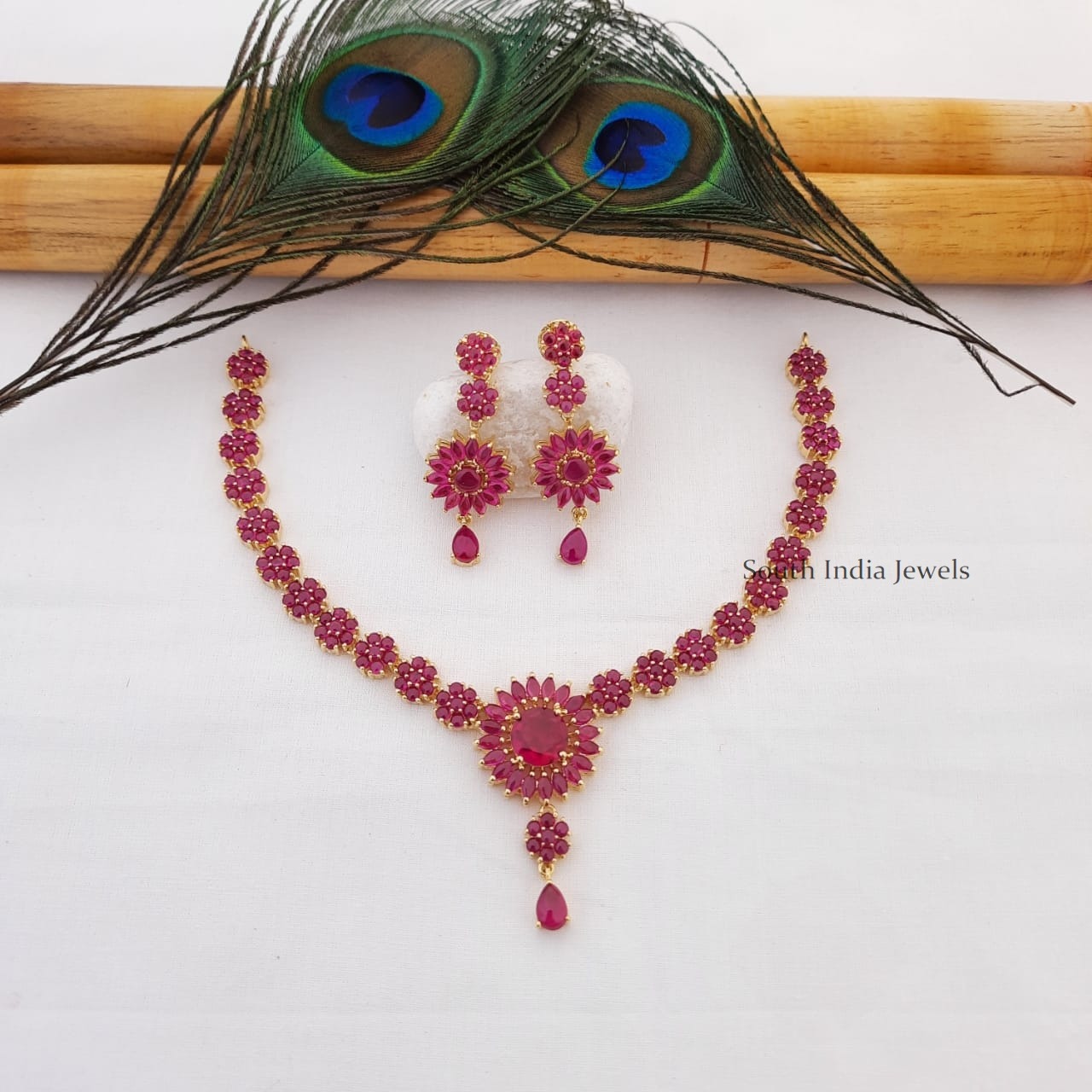 Traditional Real Kemp Flower Design Necklace