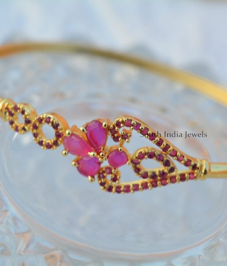 Unique Flower Design Bracelet