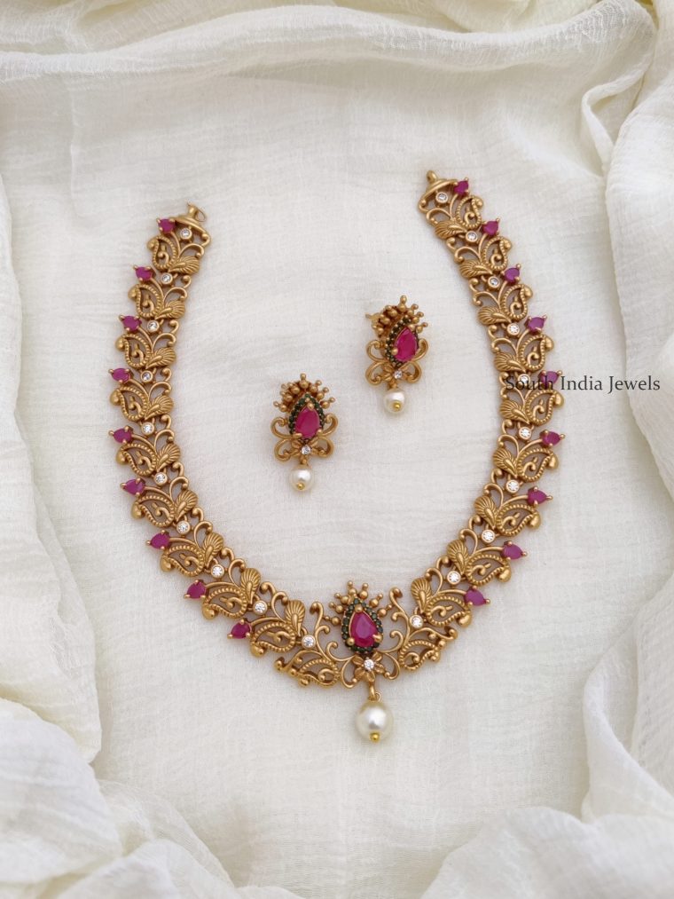 Beautiful Flower Design Necklace