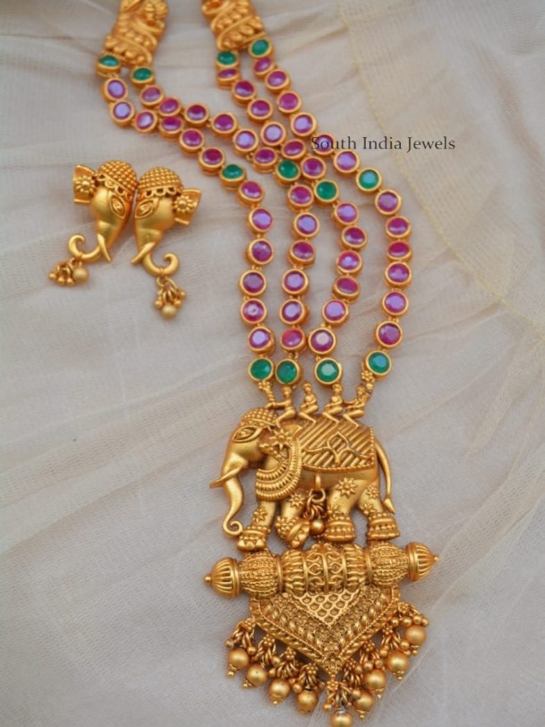 Elegant Elephant Design Necklace