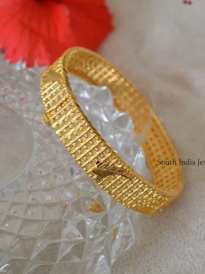 Gold Polish Open Type Bangle