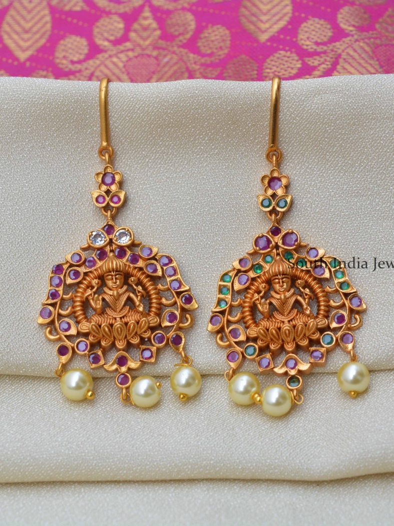 Gorgeous Lakshmi Design Maang Tikka