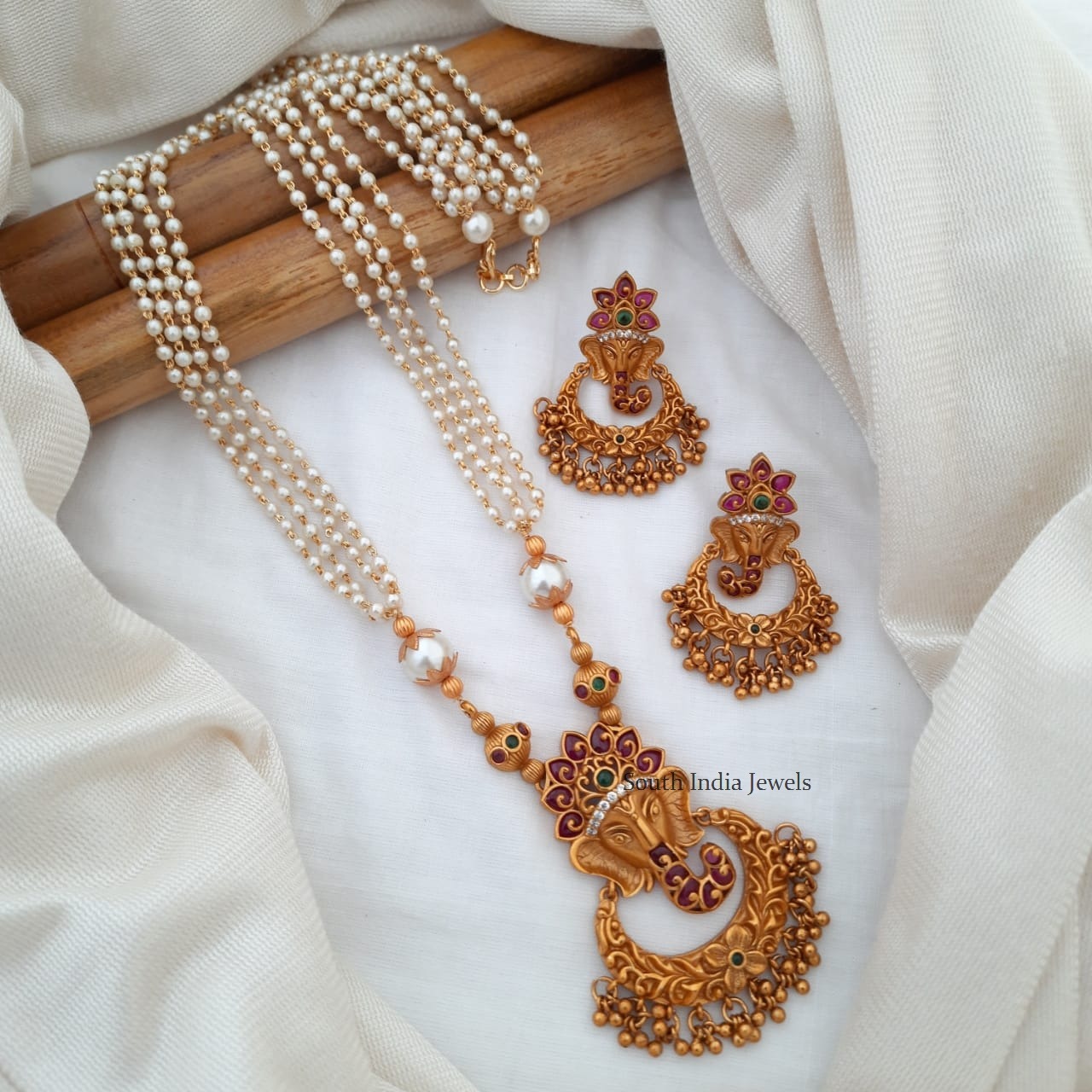 Pretty Pearl Ganesha Pendant Haaram