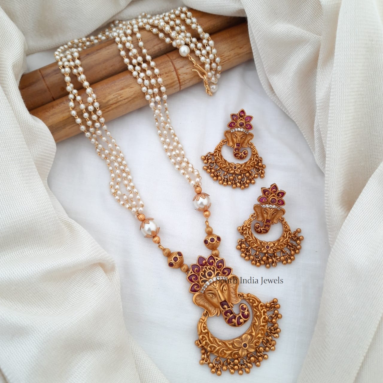Pretty Pearl Ganesha Pendant Haaram
