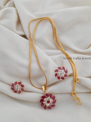 Trendy Flower Design Pendant with Chain