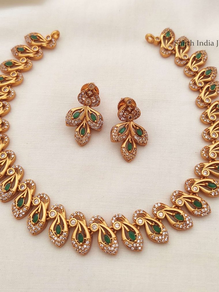 Beautiful-Floral-Leaf-Design-Necklace