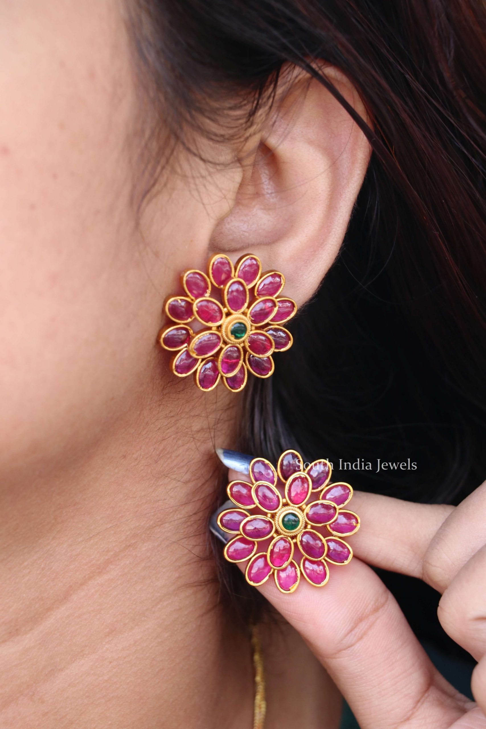 Sculpture Gold Ruby Stone Earring