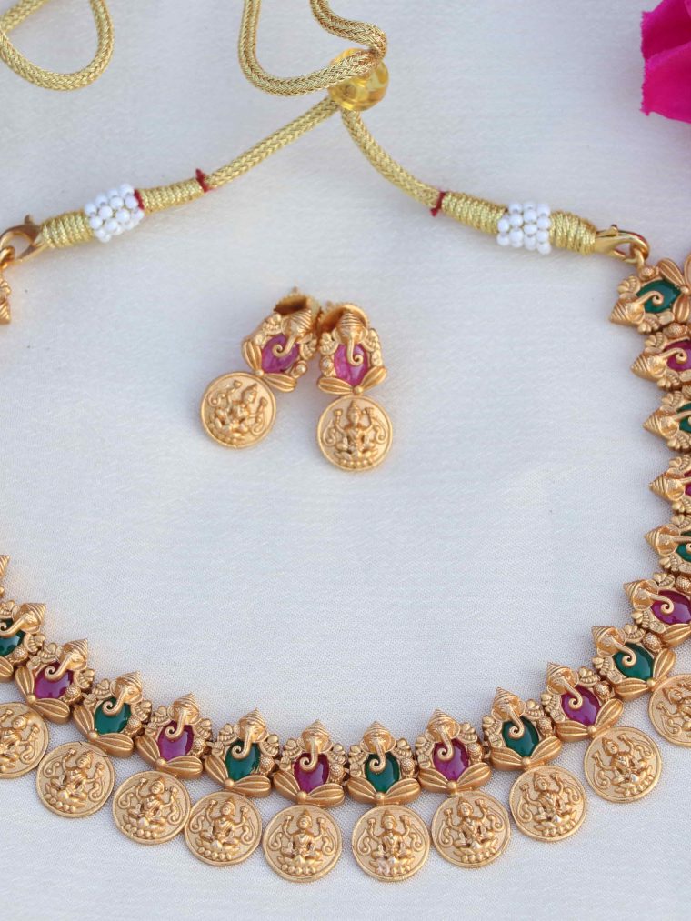 Glittering Ganesha Design Necklace