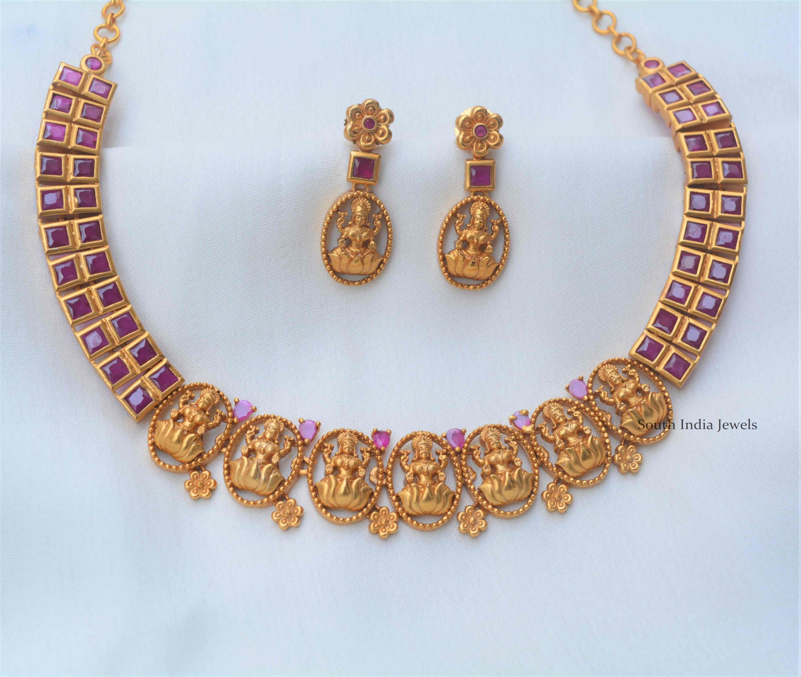 Matte Finish Lakshmi Design Necklace (2)