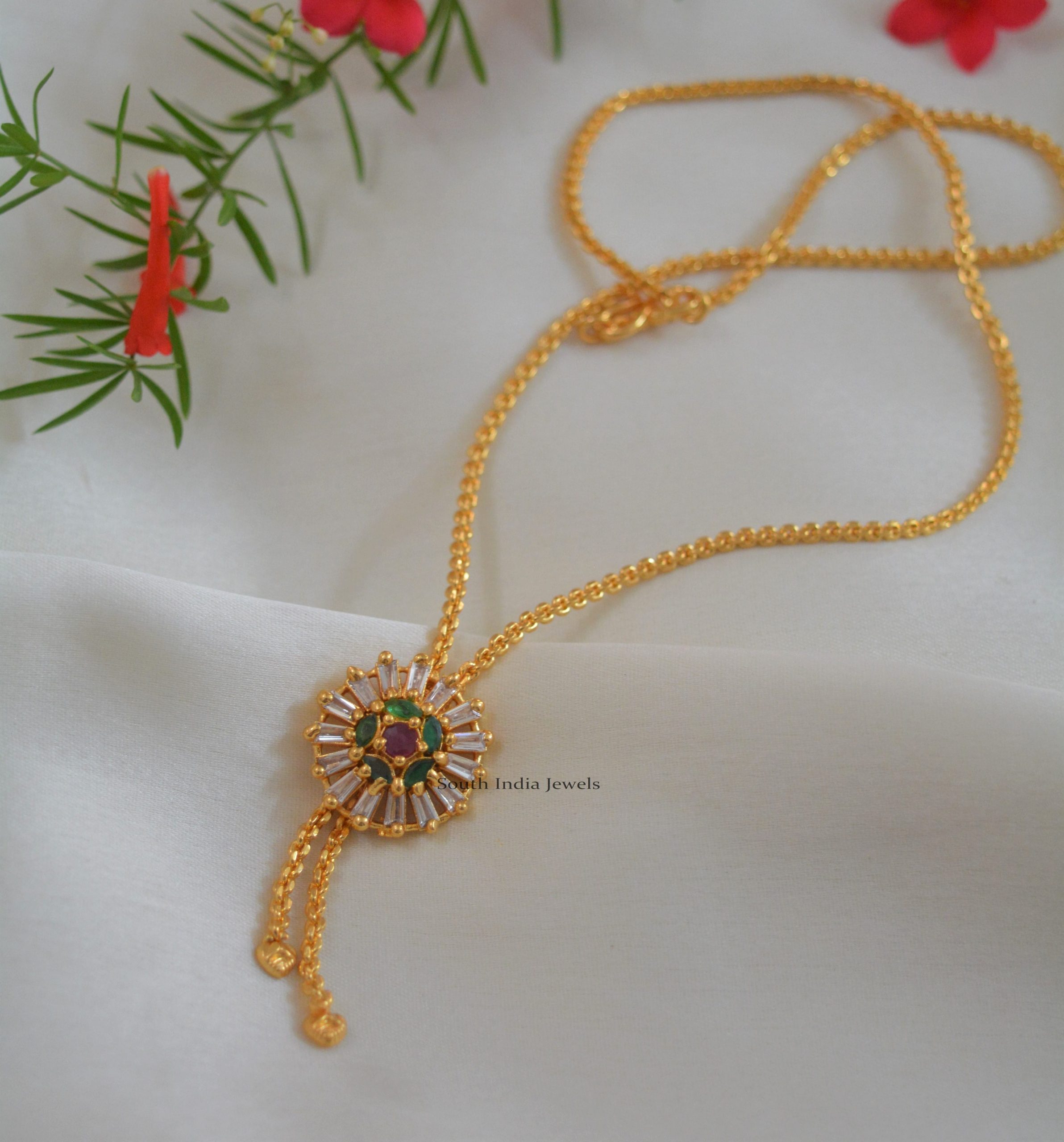 Trendy Gold Finish Chain with Pendant
