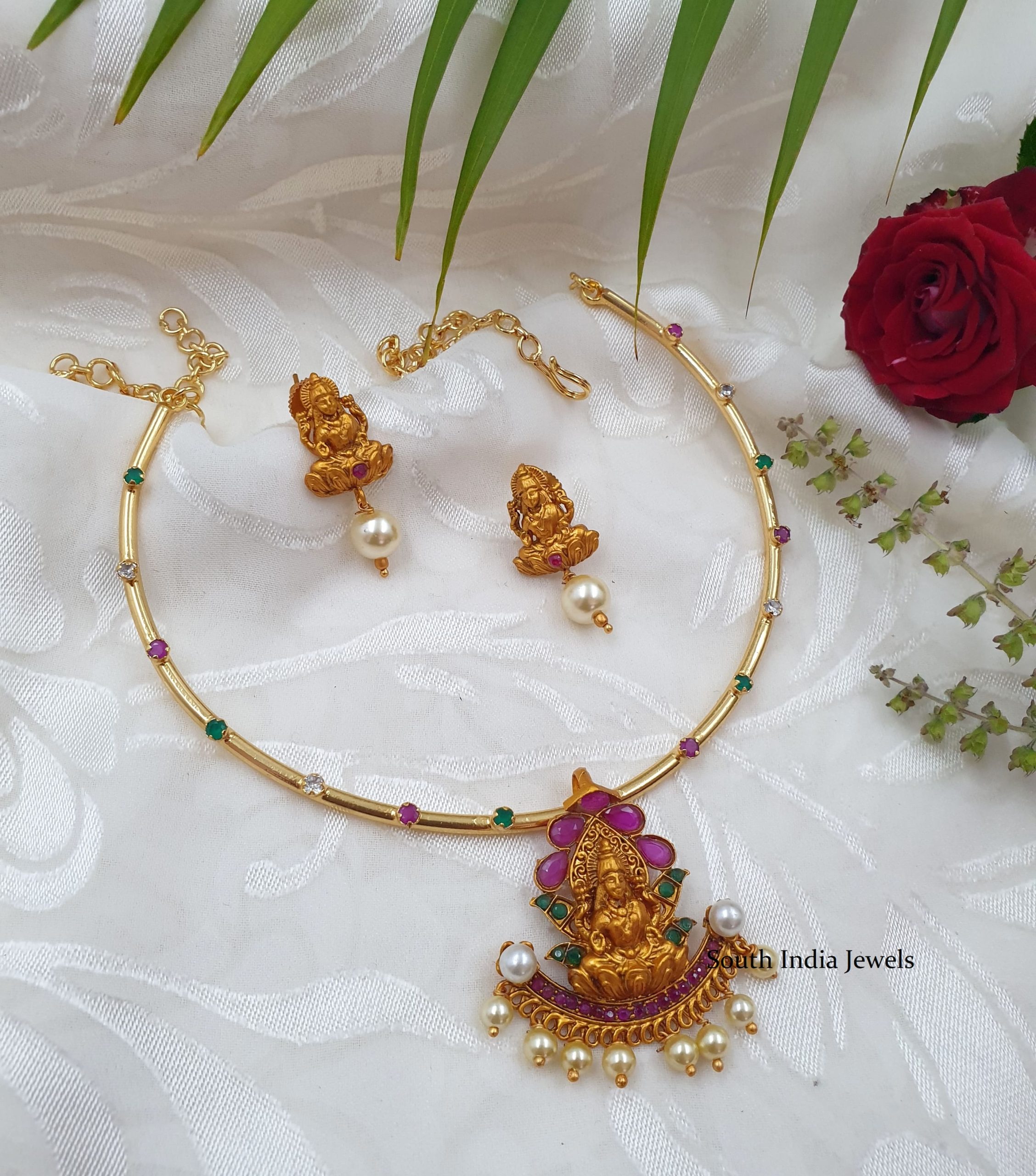 traditional lakshmi pendant with earrings-01