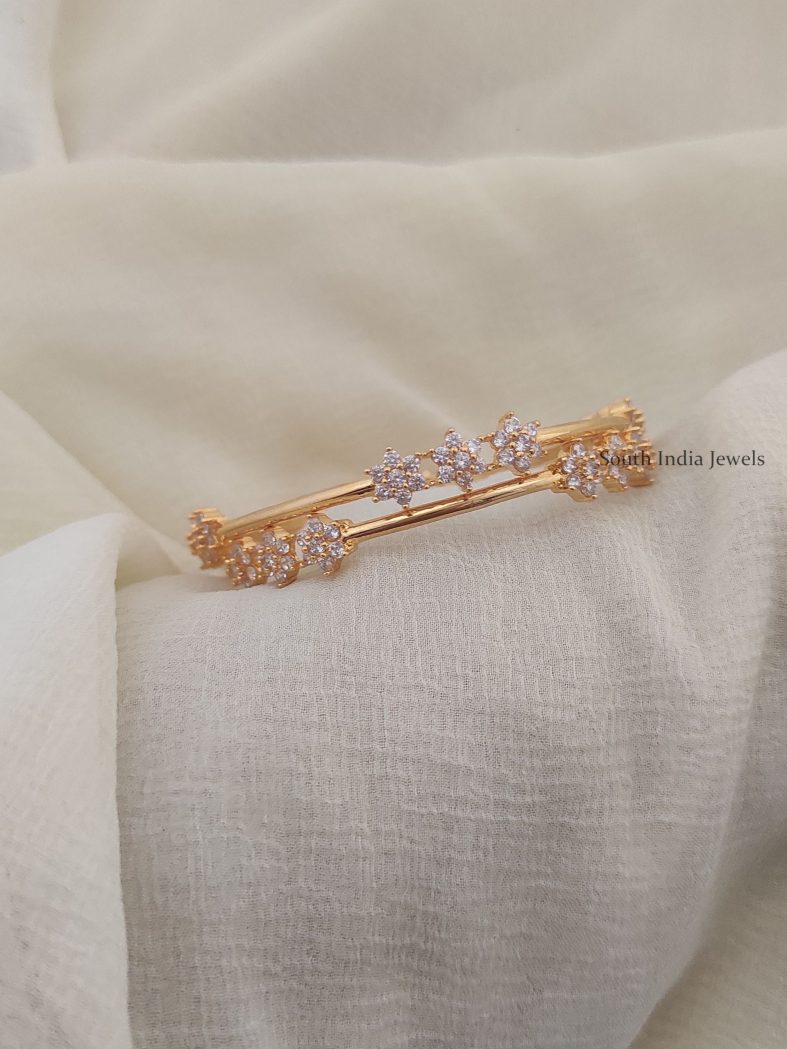 Beautiful Gold Finish Star Bangles