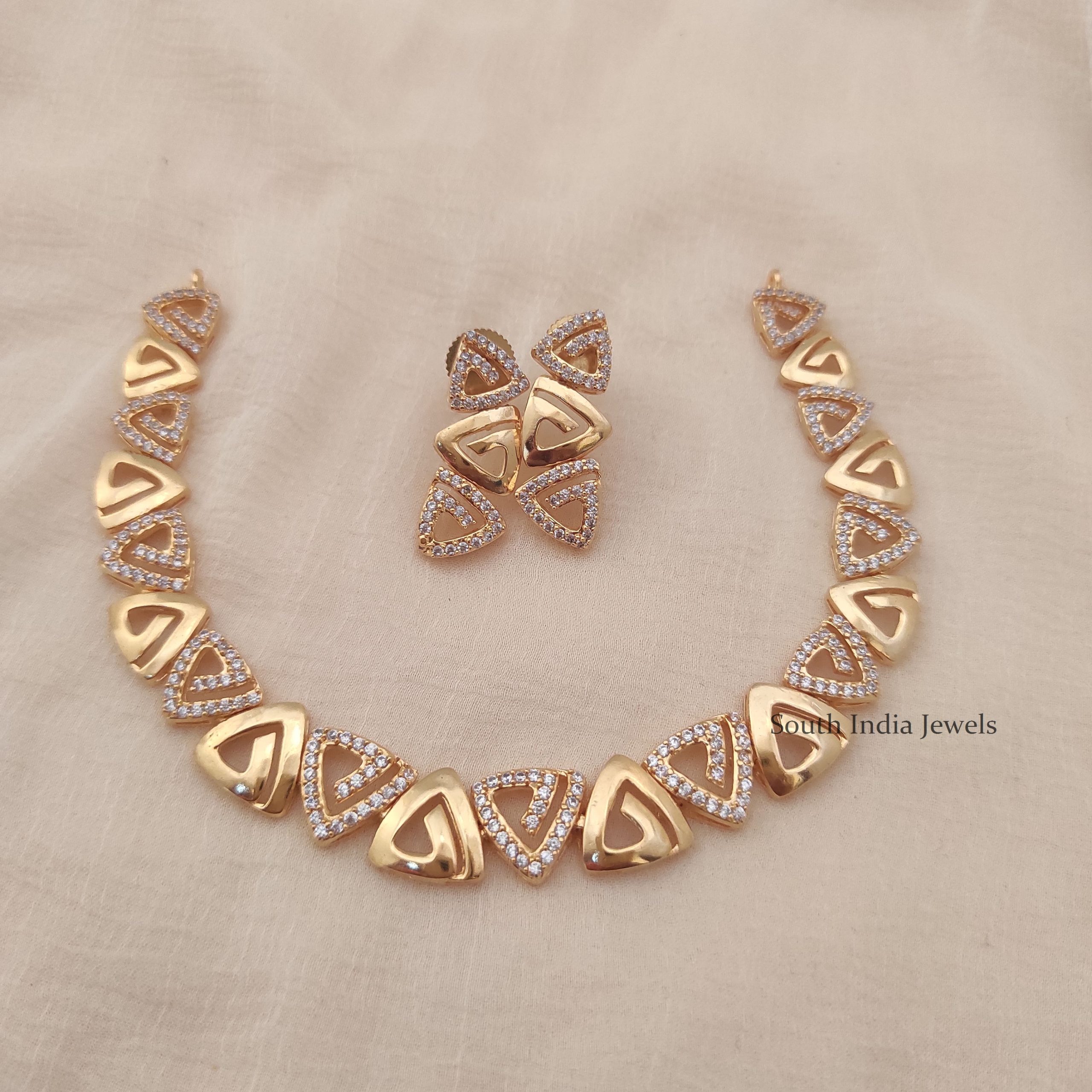 Elegant Triangle Design Necklace