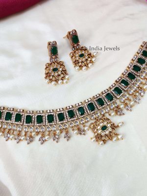 Stunning-Grand-Green-Choker