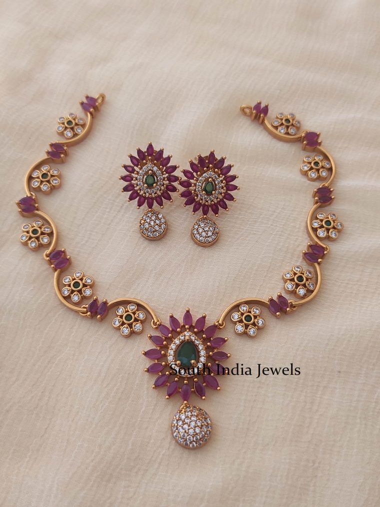 Traditional Delicate Necklace Set