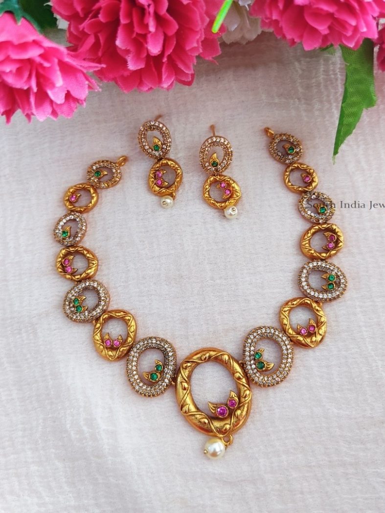 Trendy Round Design Necklace (3)