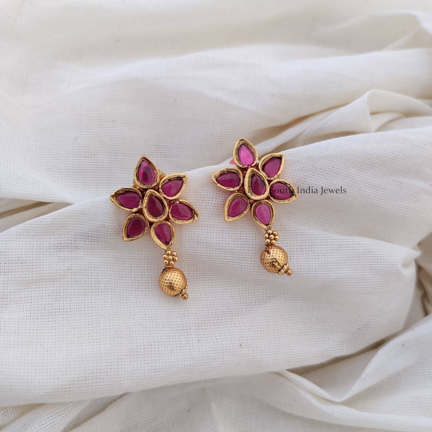 Attractive Floral Design Kemp Earrings